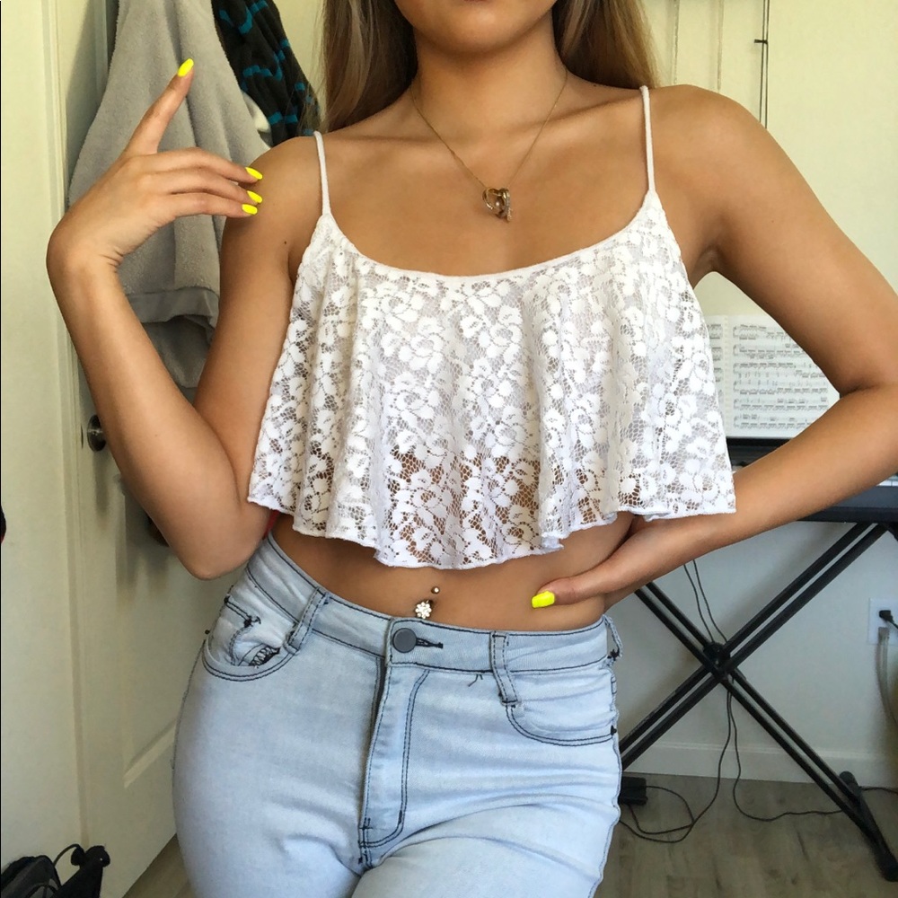 White flowy floral cropped tank top